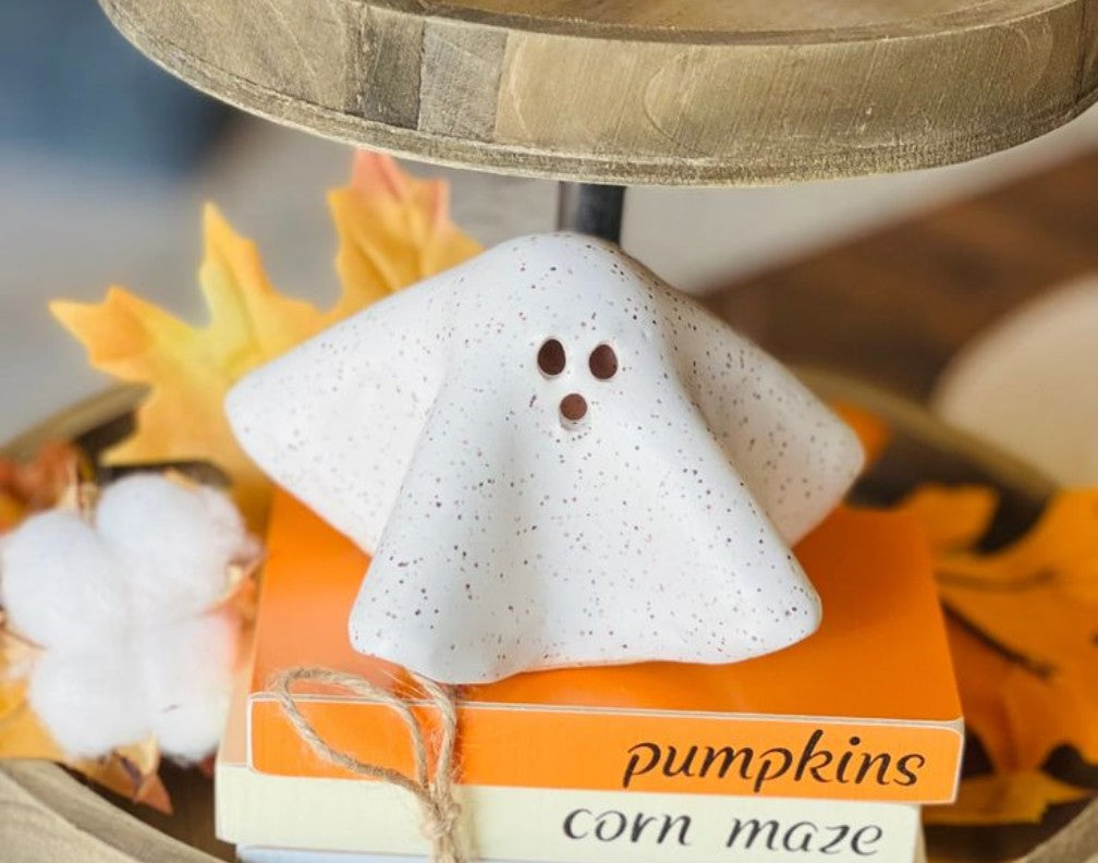 10/11 Ceramic Ghosts & Lanterns